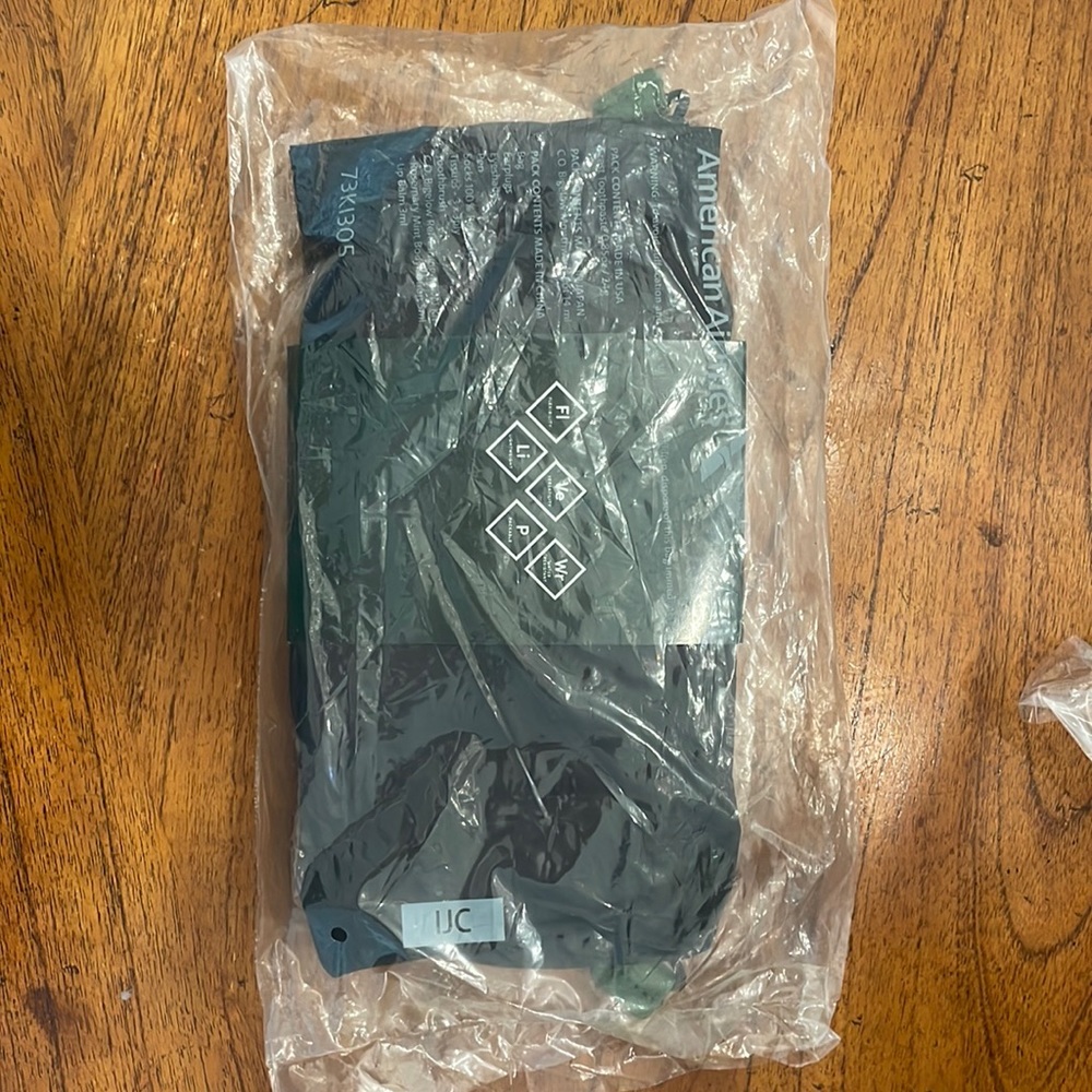 American Airlines COLE HAAN travel kit business class.